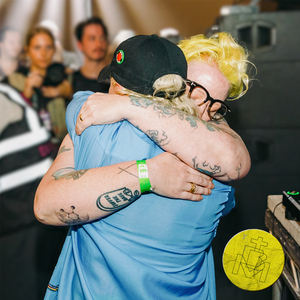 裸体裸乳被🍑学生
